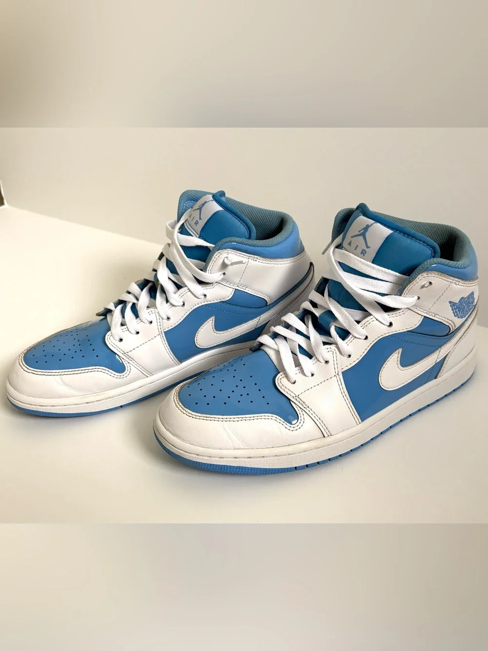 Jordan 1 Low-Top Sneakers in Legend Blue, size 9.5